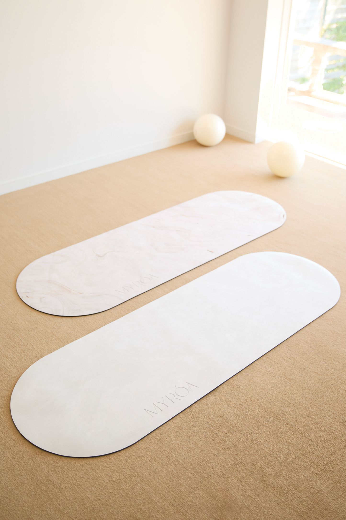 【6mm/TPE/White】MYRÓA SUEDE EXERCISE MAT&STRAP