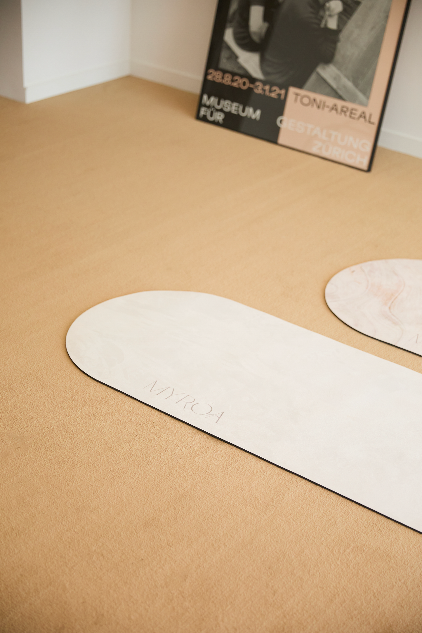 【6mm/TPE/White】MYRÓA SUEDE EXERCISE MAT&STRAP